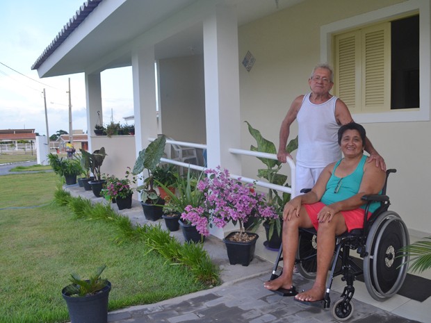 Seu Sílvio e dona Rosa encontraram conforto para envelhecerem juntos (Foto: Krystine Carneiro/G1)