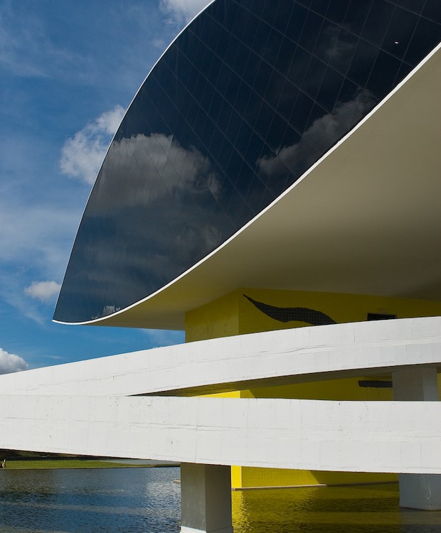 O Museu Oscar Niemeyer (MON) ou Museu do Olho em Curitiba, Paraná (Foto: Marcello Kawase / Divulgação)