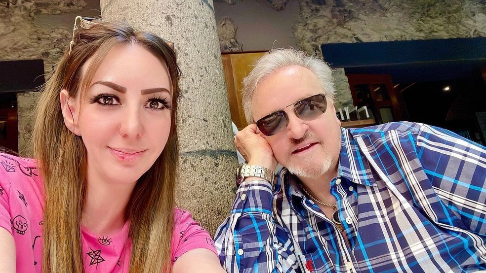 Vanesa Villagrán, filha mais nova de Carlos Villagrán, o Quico do Chaves, com o pai — Foto: Reprodução Instagram