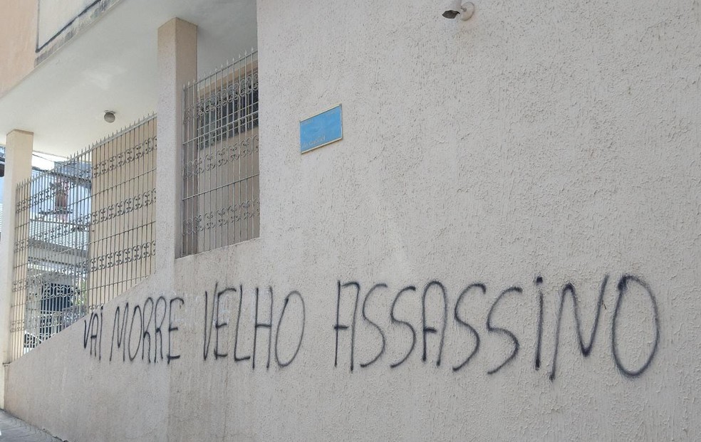 Prédio de idoso que matou homem a tiros na BA é vandalizado e moradores falam sobre comportamento do suspeito — Foto: Arquivo pessoal