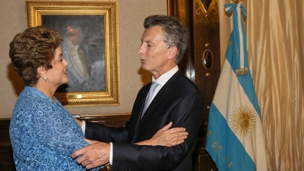 Dilma Rousseff e Maurício Macri (Foto: Reprodução/ Twitter)