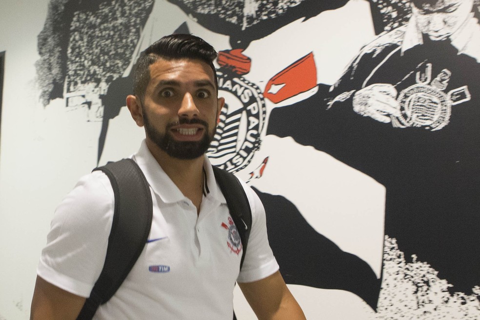 Meia Guilherme cobra R$ 2 milhões do Corinthians na Justiça