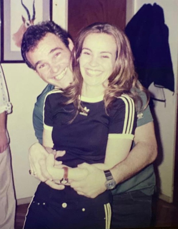 Mateus Carrieri e Flávia Monteiro nos bastidores de Chiquititas (SBT, 1997) (Foto: Reprodução/Instagram)