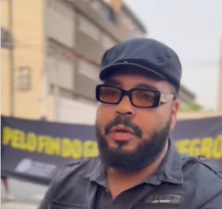 Paulo Vieira em protesto contra o racismo sofrido por Eddy Jr
