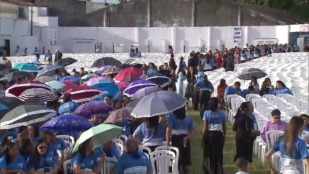 EvangÃ©licos se reÃºnem em Goiana, no Grande Recife, para comemorar centenÃ¡rio da Assembleia de Deus (Foto: ReproduÃ§Ã£o/TV Globo)