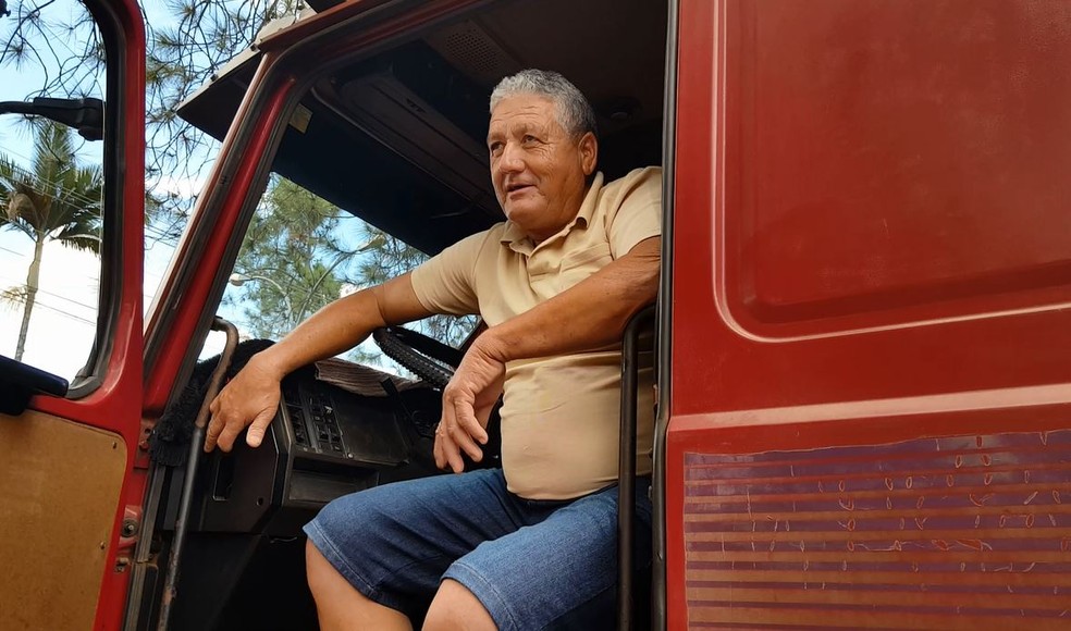 Carlos Alberto José da Rocha, de Curitiba, contou que anda na Fernão Dias há 15 anos (Foto: Fernanda Rodrigues)