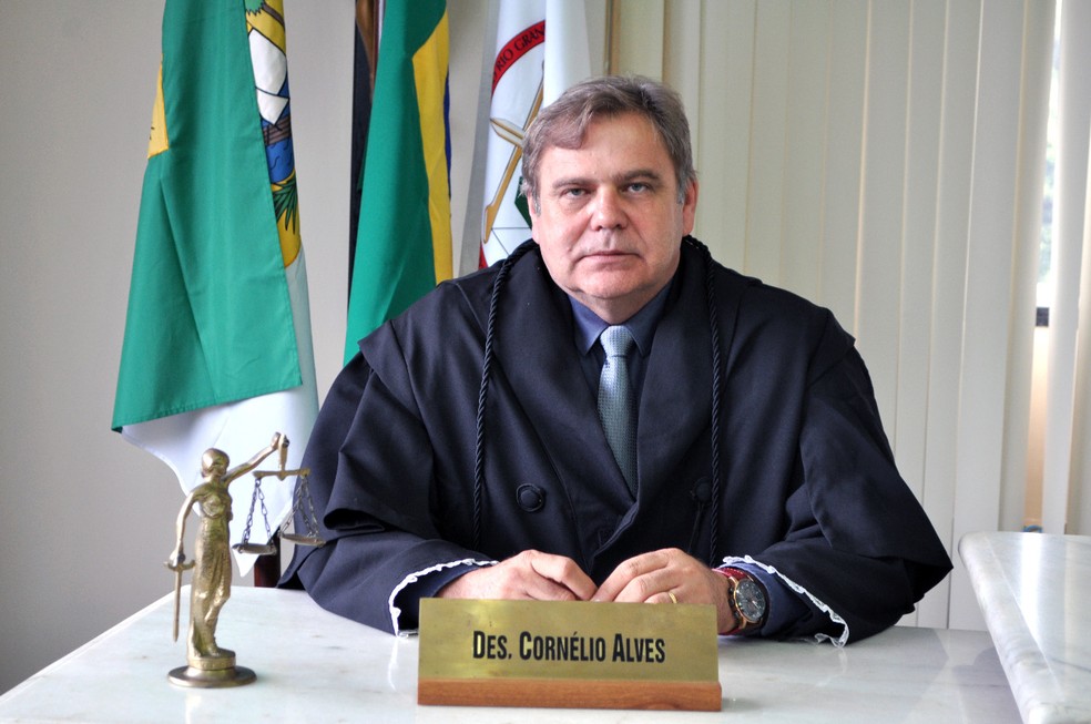 Desembargador Cornélio Alves foi eleito presidente do TRE-RN — Foto: TJRN