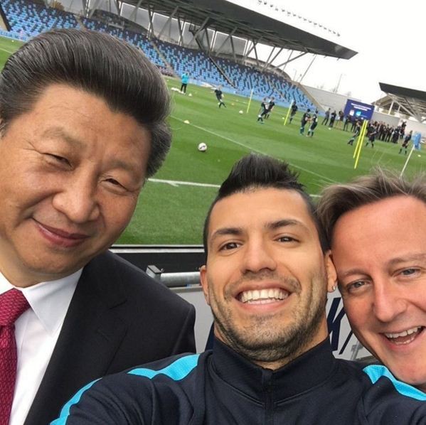 Xi Jinping, Sergio Aguero e David Cameron, juntos em selfie (Foto: Reprodução/ Instagram)