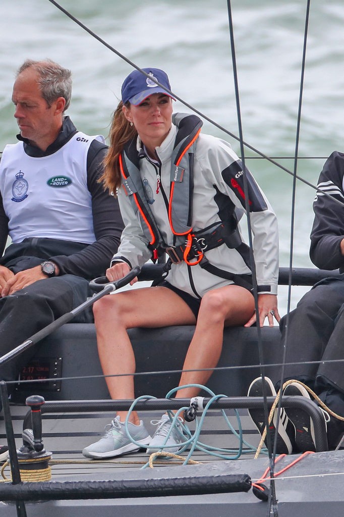 COWES, ENGLAND - AUGUST 08: Catherine, Duchess of Cambridge competing on behalf of The Royal Foundation in the inaugural King’s Cup regatta hosted by the Duke and Duchess of Cambridge on August 08, 2019 in Cowes, England. Their Royal Highnesses hope that  (Foto: Getty Images)