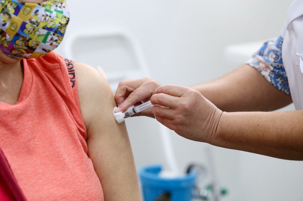 Cidade de SP vacina com a segunda dose de reforço contra a Covid pessoas acima de 40 anos — Foto: Governo do Estado de São Paulo