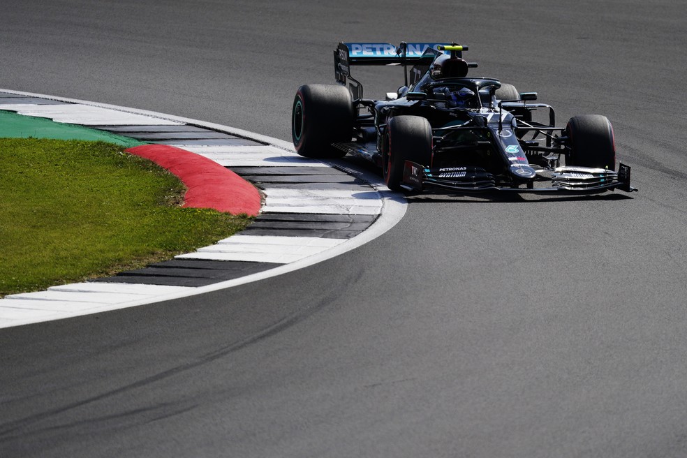 Valtteri Bottas conquistou em Silverstone a segunda pole em 2020 — Foto: Getty Images