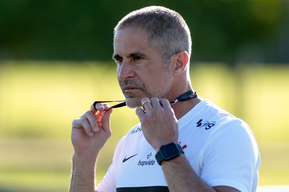 Sylvinho terá sequência intensa em início no Corinthians, veja o calendário 