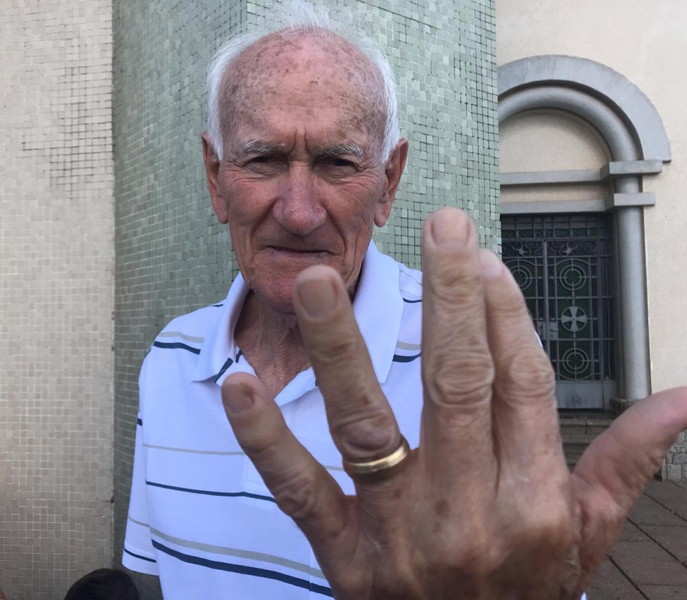 Aliança voltou ao dono que perdeu em supermercado de Marília — Foto: Carolina Levorato/TV TEM