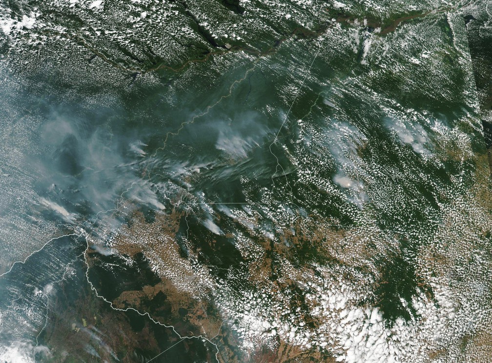 Fumaça de queimada avança sobre a Amazônia — Foto: Aqua/Nasa/Reprodução
