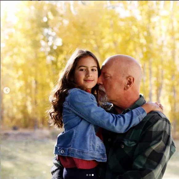 Bruce Willis com a filha mais nova — Foto: Reprodução/ Instagram