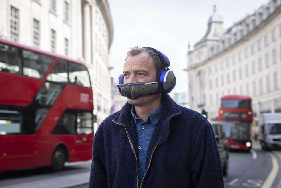 Empresa britânica Dyson criou Zone, um fone de ouvido com purificador de ar — Foto: Divulgação/Dyson