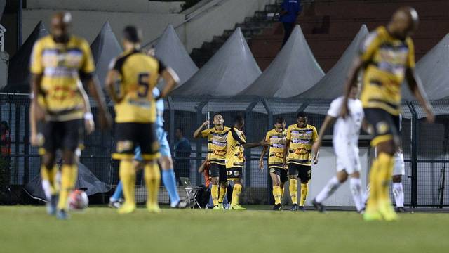 Murilo Henrique festeja o gol do Novorizontino