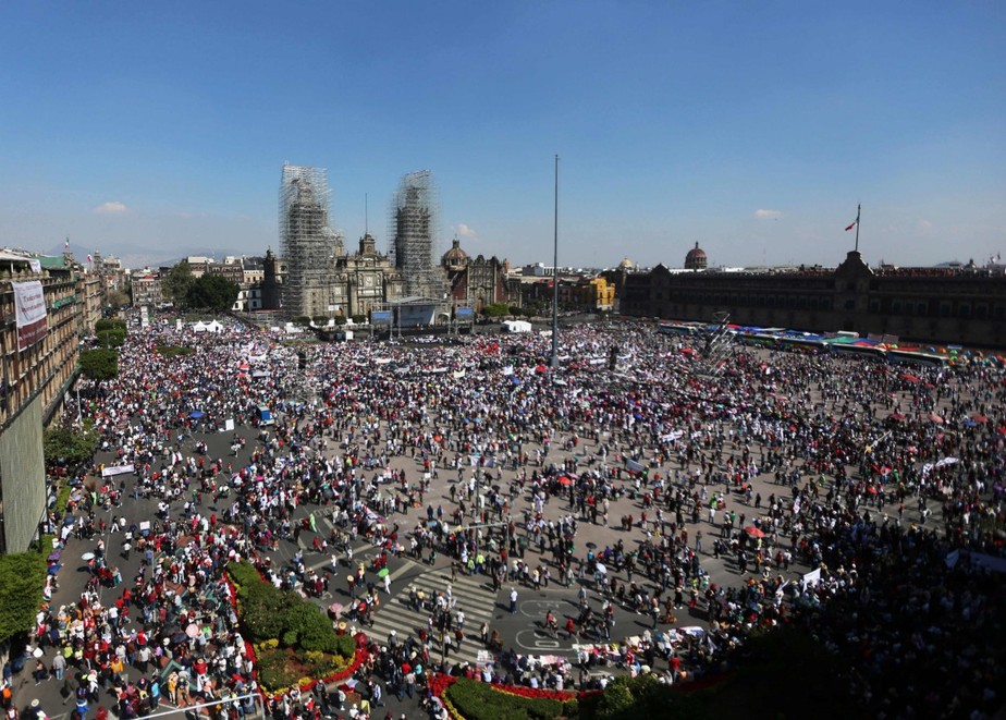 Vista geral da praça Zocalo no ato a favor do presidente mexicano Andrés Manuel Lopez Obrador