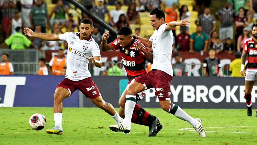 André durante o clássico entre Fluminense e Flamengo