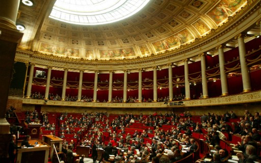 Le Parlement français détient un record historique de représentation féminine – Marie Claire Magazine
