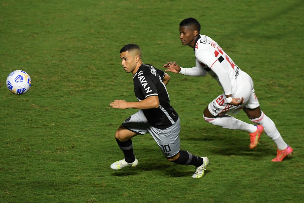 Após cinco meses, Orejuela ganha espaço no São Paulo e vira reforço para Crespo