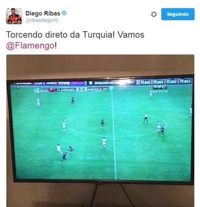 Diego postou nesta segunda-feira durante a vitória do Fla (Foto: Reprodução/Twitter)