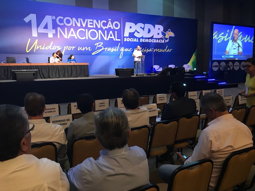 Políticos tucanos discursam em convenção que oficializará Geraldo Alckmin presidente do PSDB (Foto: Bernardo Caram, G1)