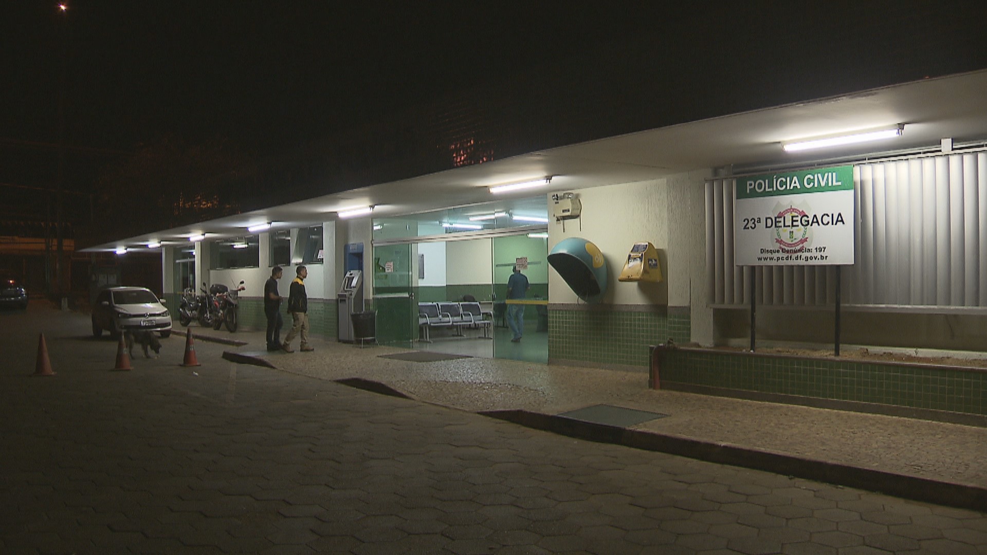 Casal é preso suspeito de encomendar celulares e tentar matar vendedor durante entrega, no DF