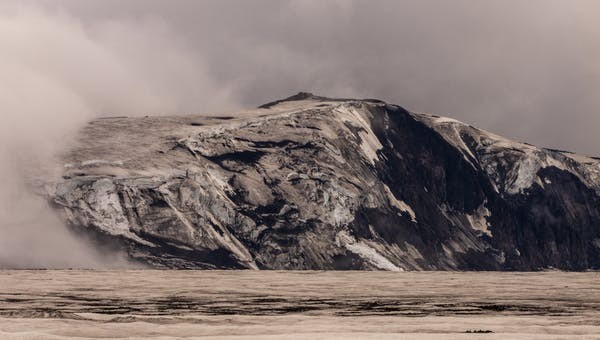 O velho cume de Grímsvötn (Foto: Dave McGarvie/The Conversation)