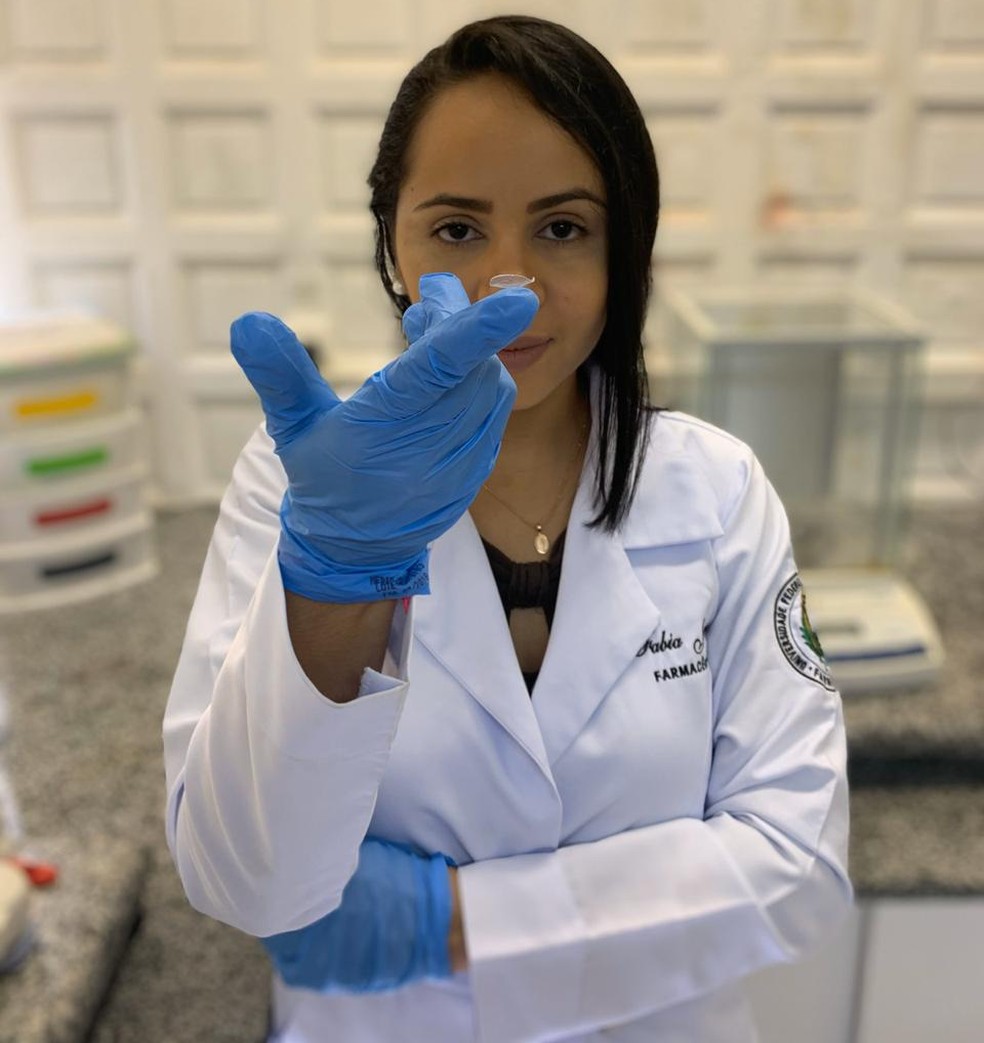 Fábia de Souza, uma das pesquisadoras envolvidas no projeto — Foto: AGIR/UFRN