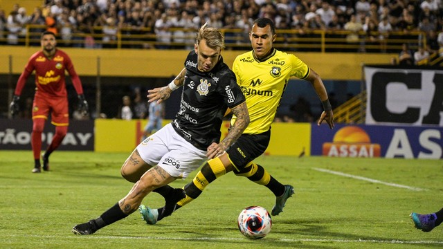 São Bernardo faz gols 
