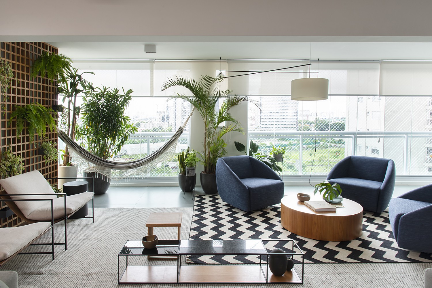 Apartamento de 250 m² tem décor atemporal e funcional em São Paulo (Foto: Cacá Bratke / Divulgação)