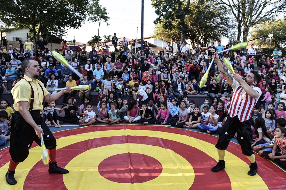 Público confere atrações do Encontro de Palhaços em Assis  (Foto: Diego Potes / Divulgação )