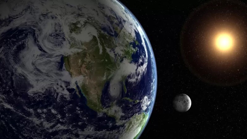 Terra completa sua rotação — uma volta em torno de seu próprio eixo — em 24 horas (Foto: GETTY IMAGES via BBC)
