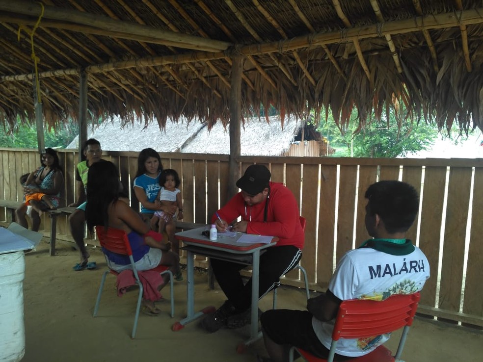 MÃ©dicos cubanos trabalhavam em aldeias indÃ­genas de difÃ­cil acesso.  â Foto: Arquivo pessoal