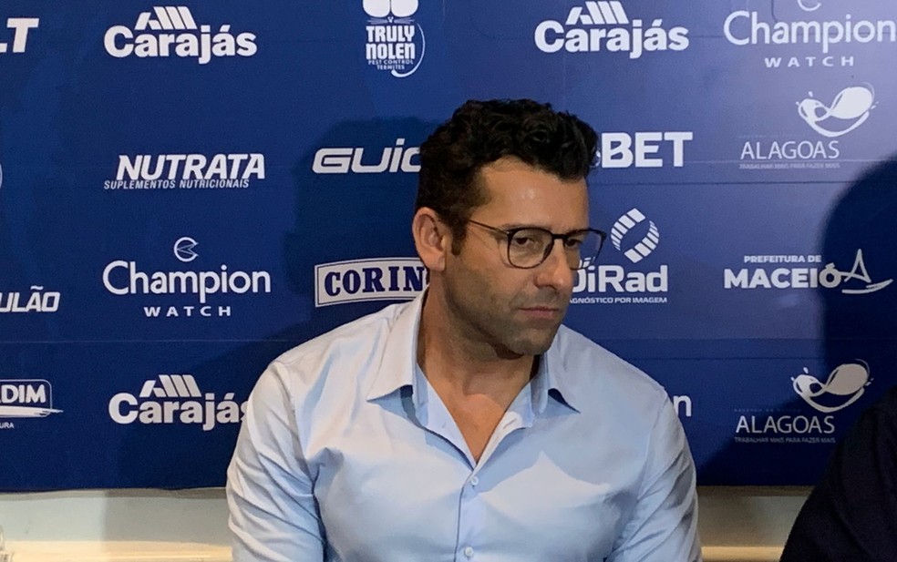 T&Atilde;&copy;cnico Alberto Valentim &Atilde;&copy; apresentado pelo CSA e fala em acesso: "Venho  acreditando que voltaremos pra S&Atilde;&copy;rie A" | futebol | ge