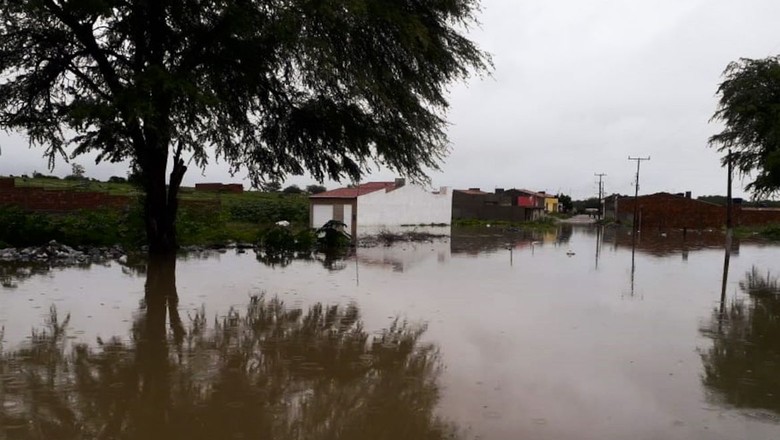 Enchente na Bahia (Foto: Divulgação/Corpo de Bombeiros/Paulo Afonso)