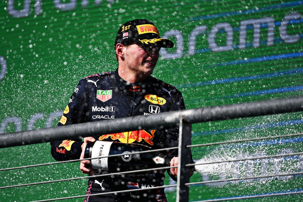 Max Verstappen comemora oitava vitória na F1 em 2021, no GP dos EUA — Foto: Clive Mason - Formula 1/Formula 1 via Getty Images