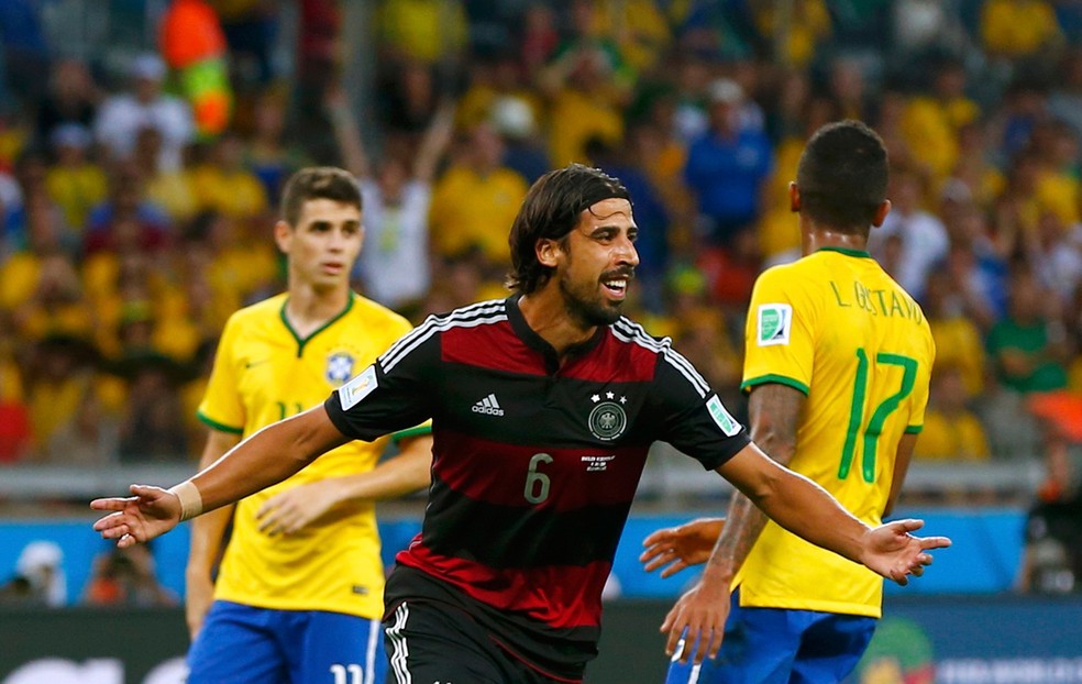 Khedira celebrando seu gol diante do Brasil — Foto: Agência Reuters