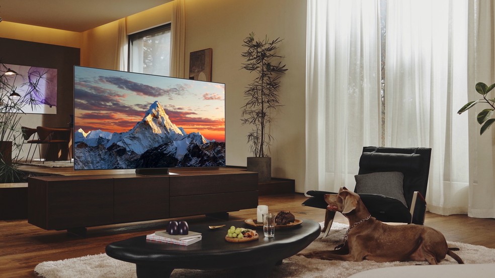 Calcular o gasto na TV ajuda a economizar na conta de luz — Foto: Divulgação/Samsung