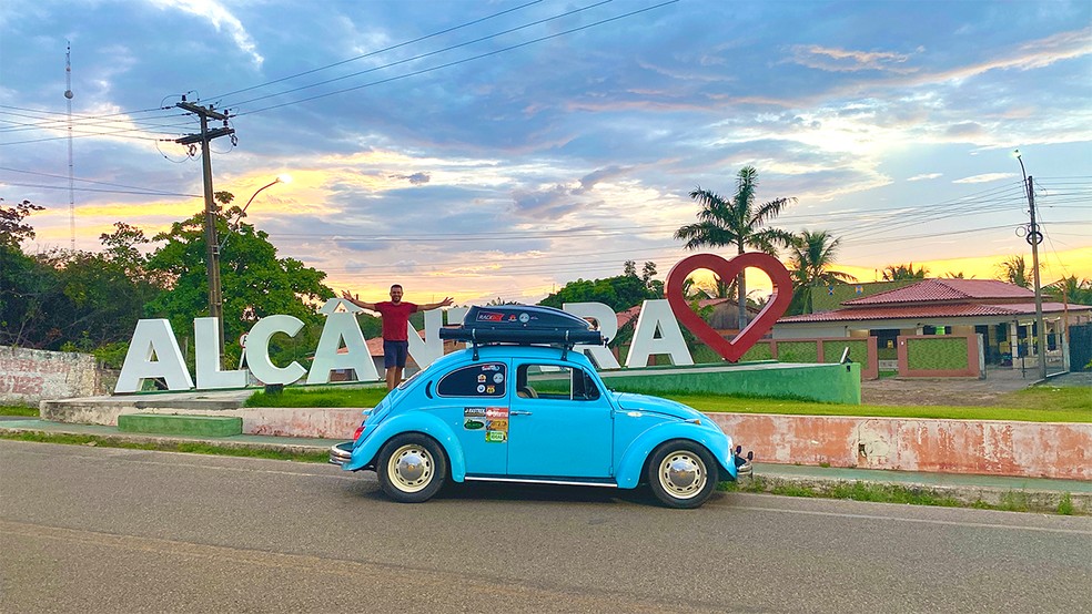 Maranhense termina viagem pelas 217 cidades do Maranhão a bordo de um fusquinha azul 1974 — Foto: Divulgação/Redes sociais
