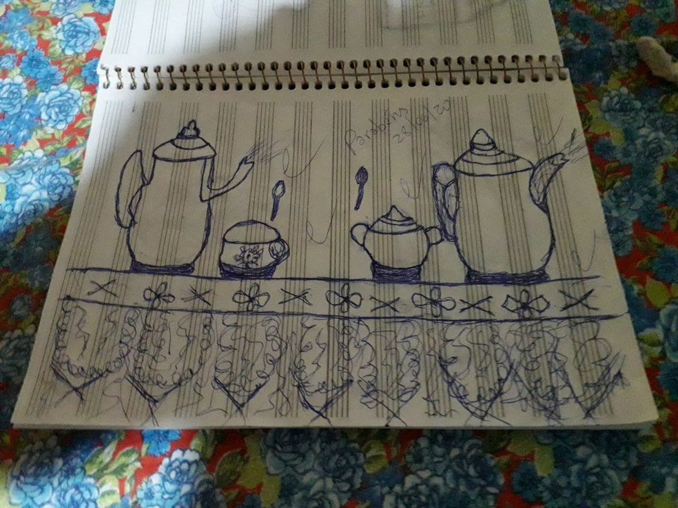Idosa aprendeu também a desenhar para passar o tempo durante a quarentena — Foto: Arquivo pessoal