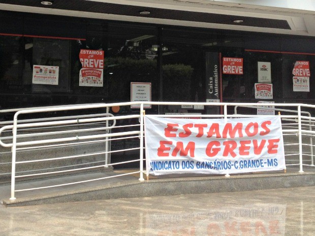 Bancos continuam em greve em MS (Foto: Tatiane Queiroz/ G1 MS)