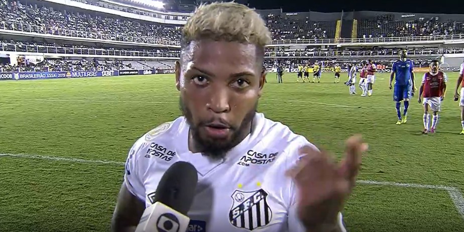 Viralizou: Marinho além do meme e Bruno Henrique mostra que, como cantor, é um baita jogador