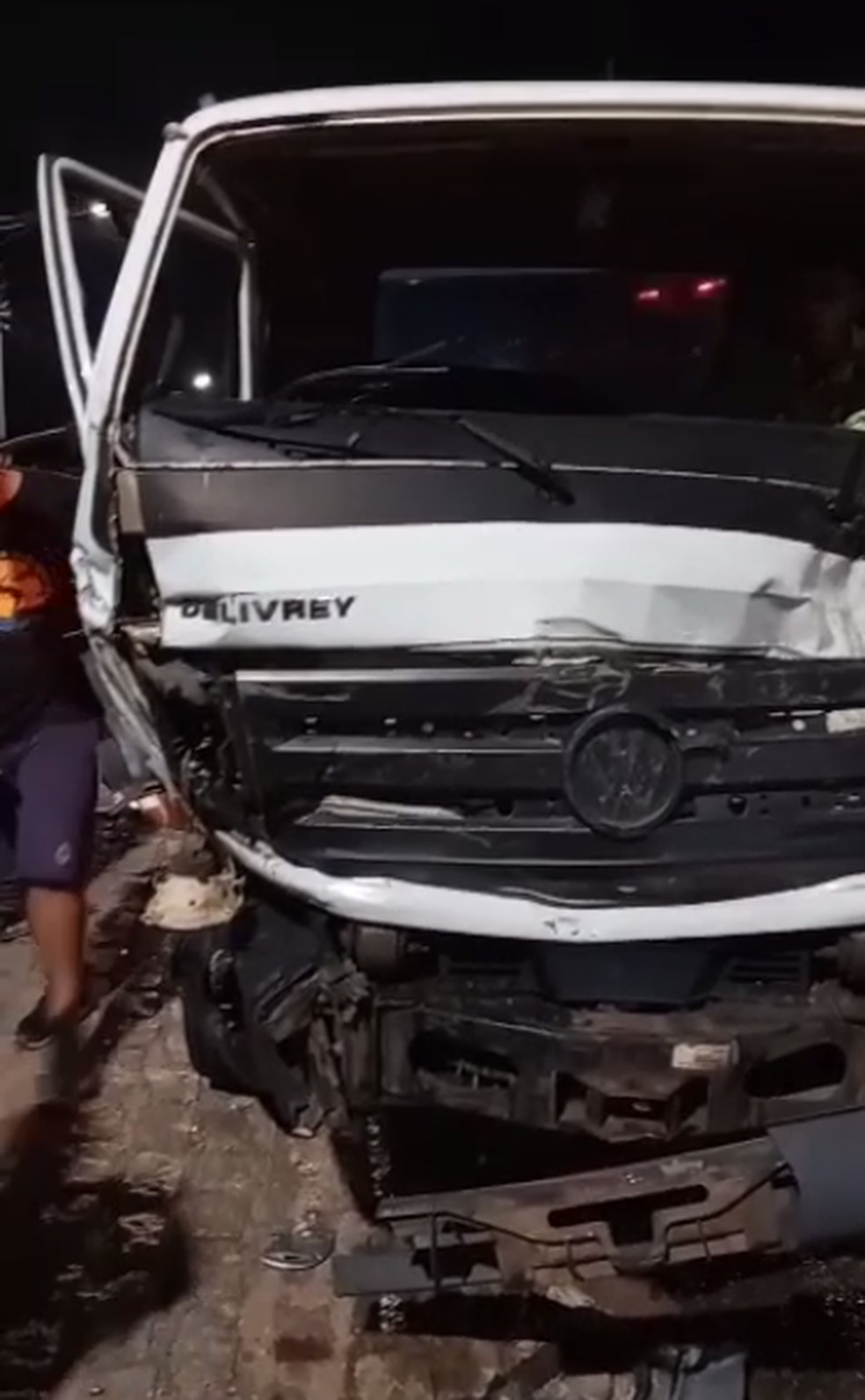 Caminhão guincho envolvido em acidente que matou jovem de 20 anos na Grande Natal — Foto: Reprodução