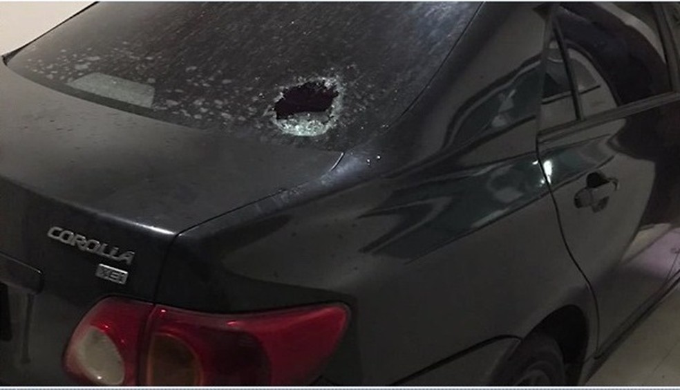 Empresária Mayara Jennifer Machado Sipaúba teve o carro alvejado por bala em São Luís — Foto: Reprodução/TV Mirante