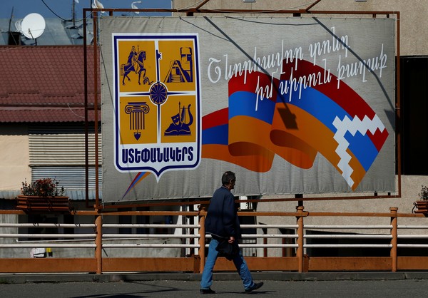 Armenia E Azerbaijao Concordam Em Cessar Fogo Na Regiao De Nagorno Karabakh Mundo G1