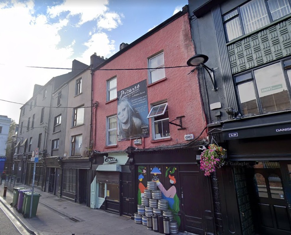 Imagem mostra endereço em que brasileira morta na Irlanda morava, na cidade de Cork — Foto: Reprodução