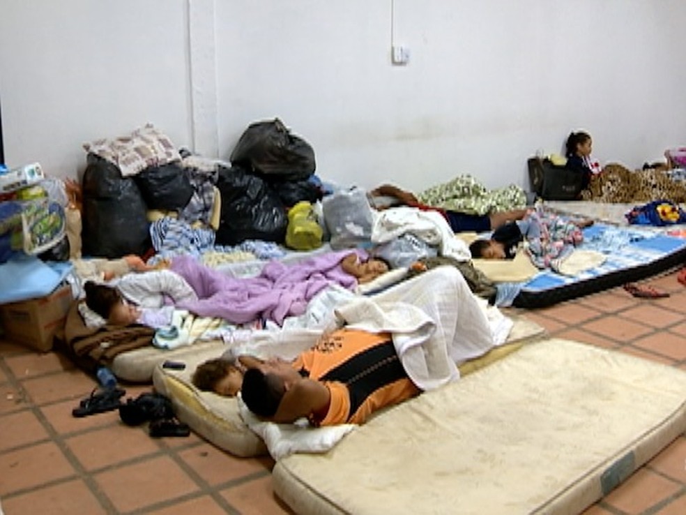 Famílias de Dracena estão em alojamento devido à chuva (Foto: Reprodução/TV Fronteira)