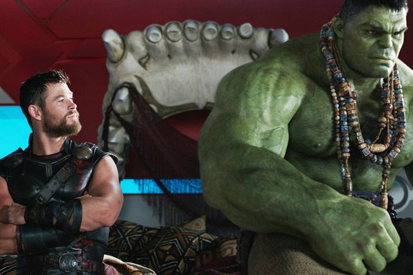 Hulk e Thor em cena de Thor: Ragnarok (2017) (Foto: Reprodução)